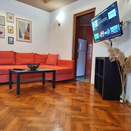 Peaceful Getaway - Generous 3-Bedroom Sanctuary - Close To Historic Old Town Бухарест Екстер'єр фото