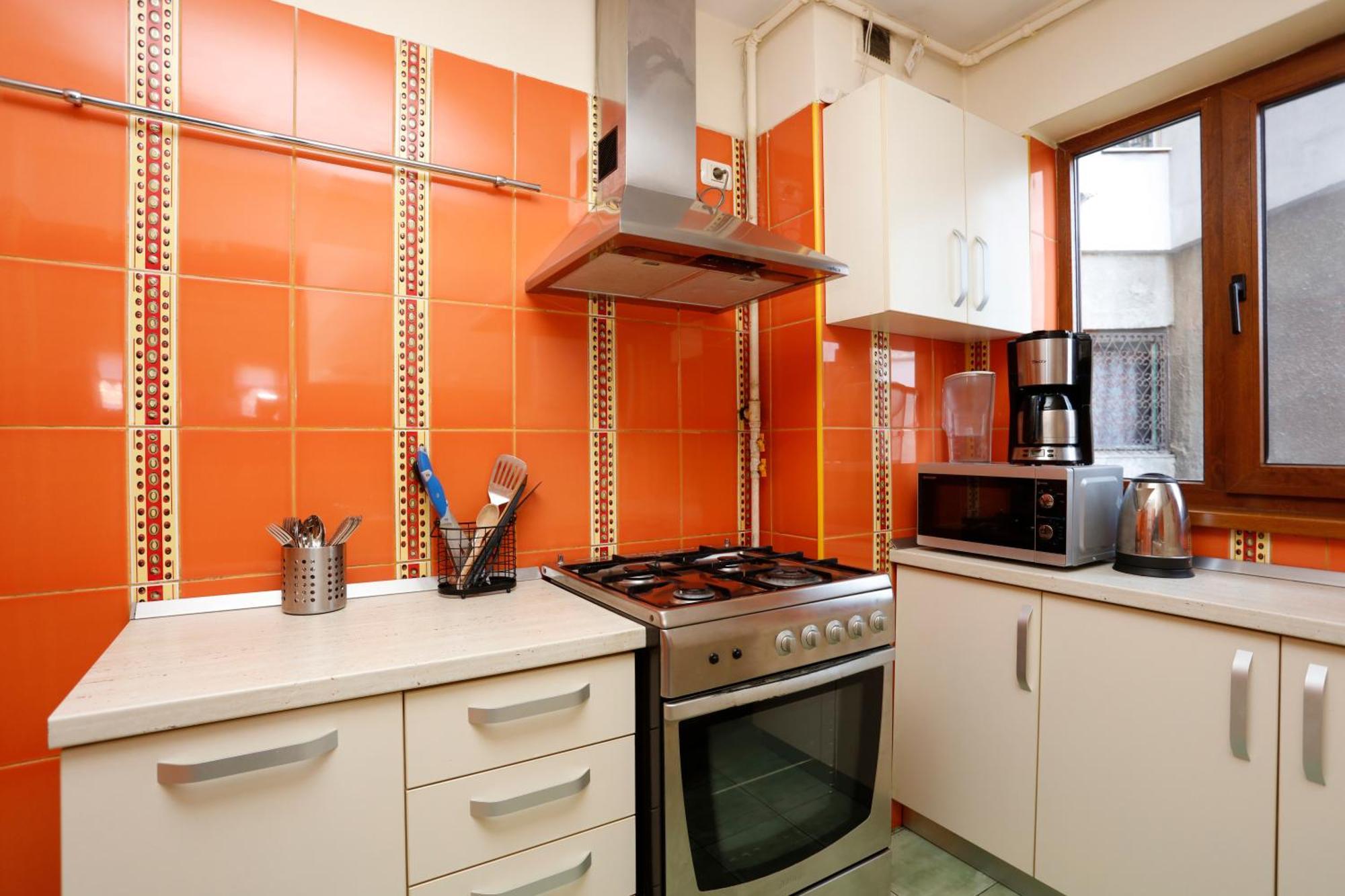 Peaceful Getaway - Generous 3-Bedroom Sanctuary - Close To Historic Old Town Бухарест Екстер'єр фото